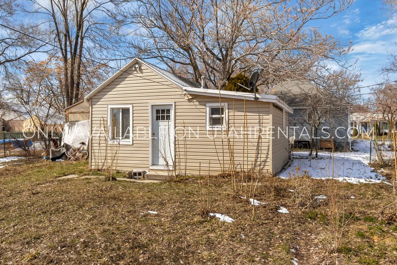 1-Bed 1-Bath Apartment Near Peace Gardens property image