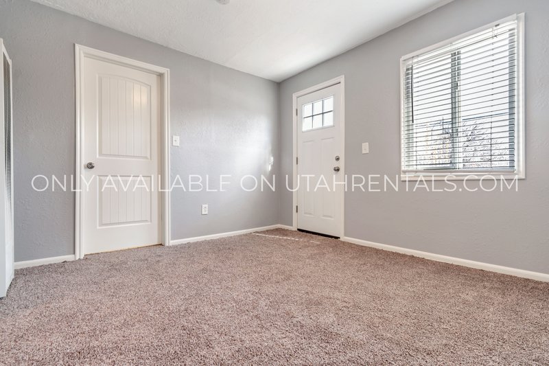 1-Bed 1-Bath Apartment Near Peace Gardens property image
