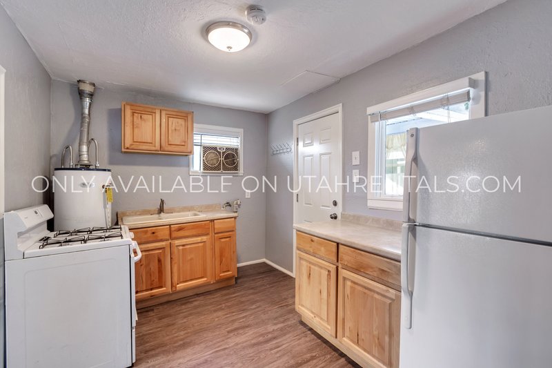 1-Bed 1-Bath Apartment Near Peace Gardens property image