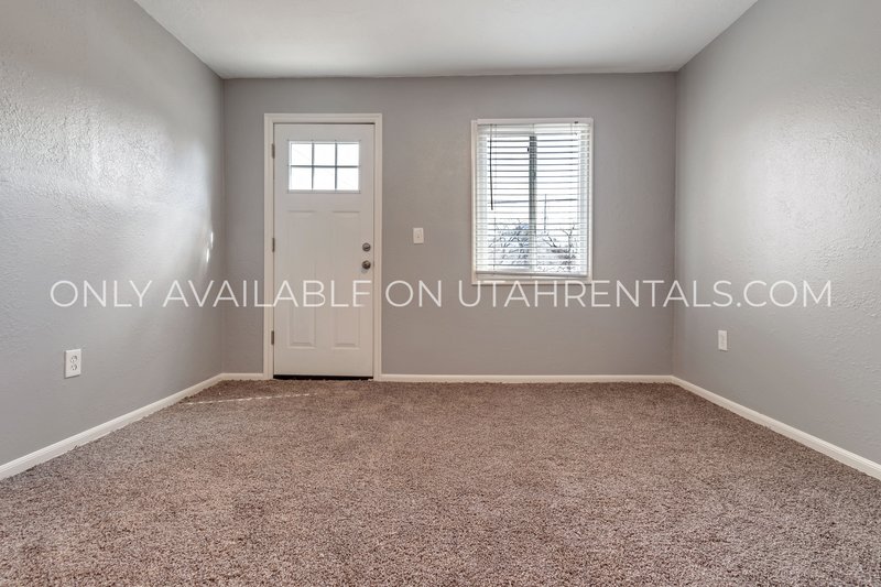 1-Bed 1-Bath Apartment Near Peace Gardens property image