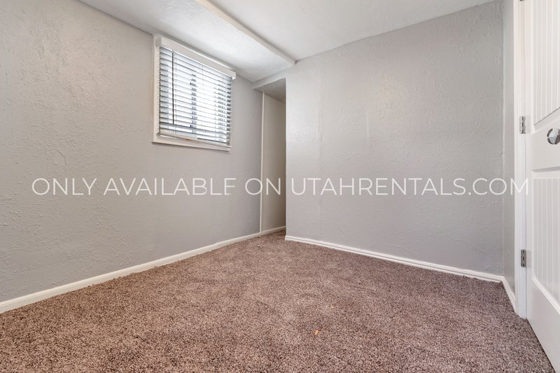 1-Bed 1-Bath Apartment Near Peace Gardens property image