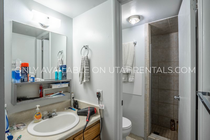 4 Shared Spots at Brownstone property image