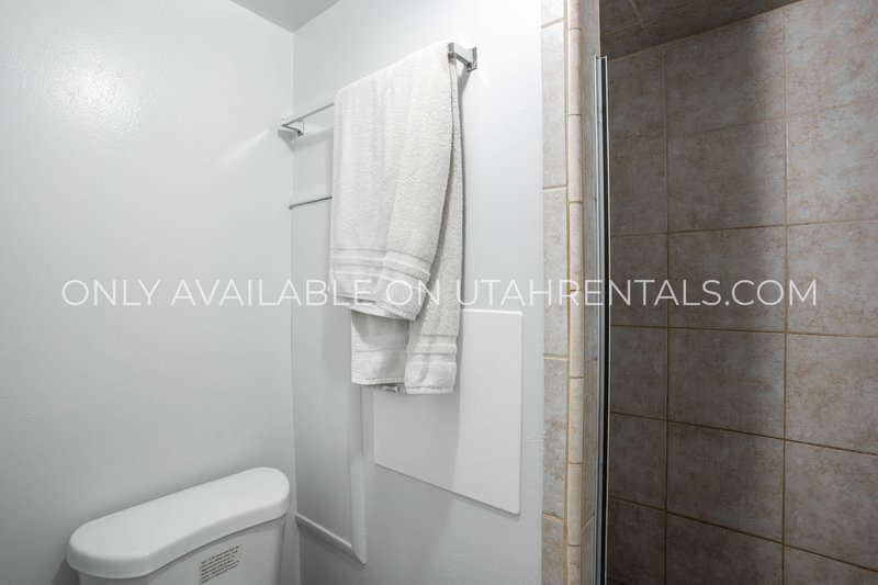 4 Shared Spots at Brownstone property image