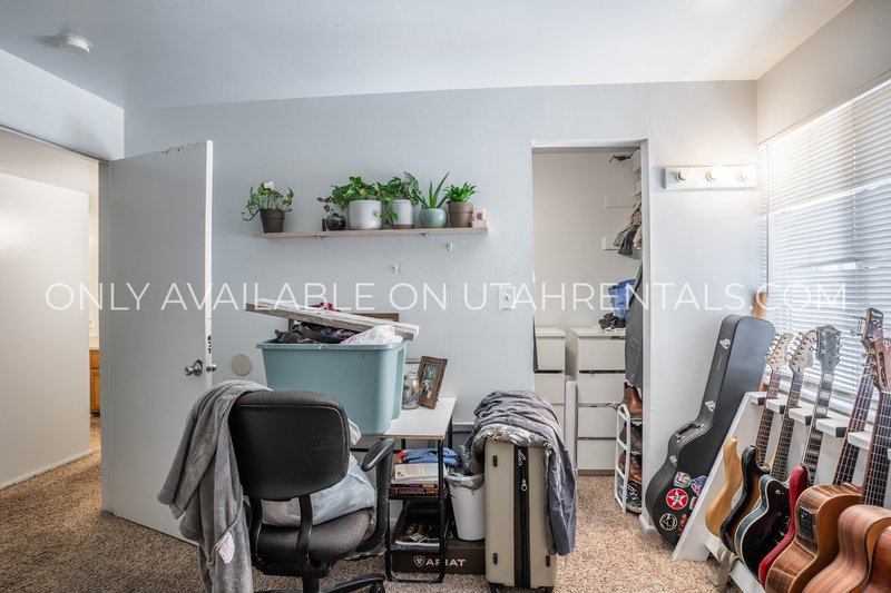 4 Shared Spots at Brownstone property image