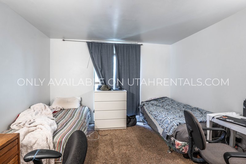 4 Shared Spots at Brownstone property image