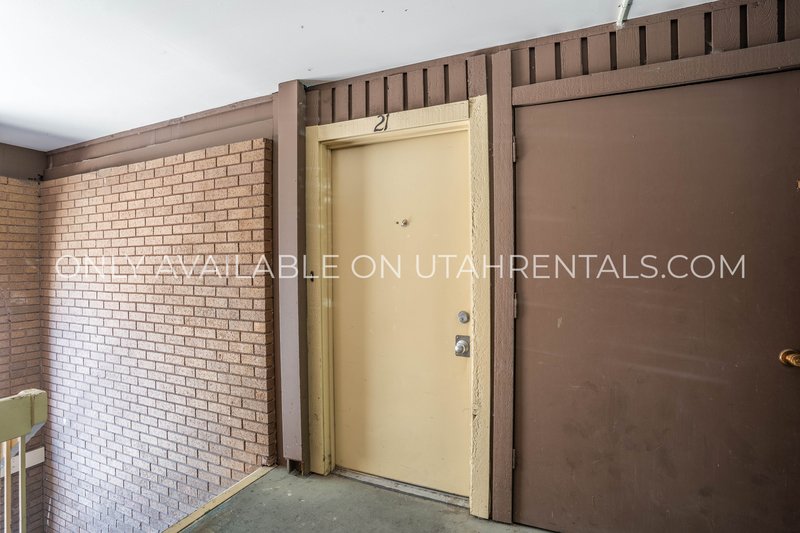 4 Shared Spots at Brownstone property image