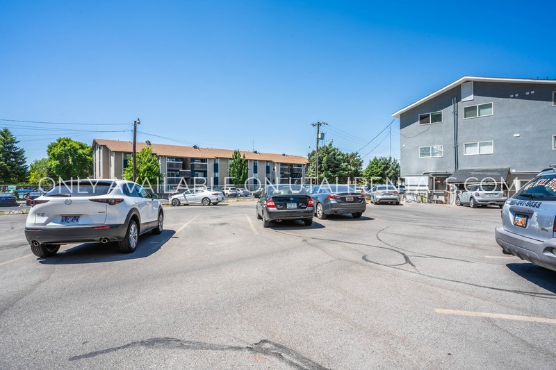 4 Shared Spots at Brownstone property image