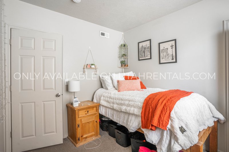 1 Private Room Available at Lanai C3 property image