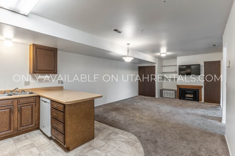 Charming 2-bedroom, 1.5-bathroom condominium in provo property image