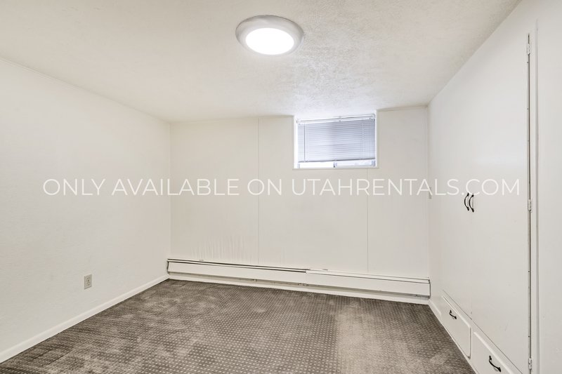 Nice Large Basement unit in Springville property image
