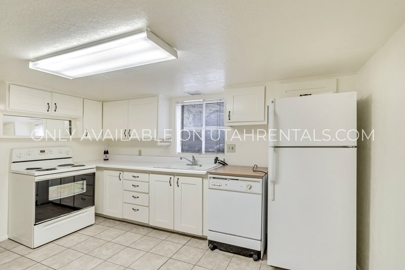 Nice Large Basement unit in Springville property image