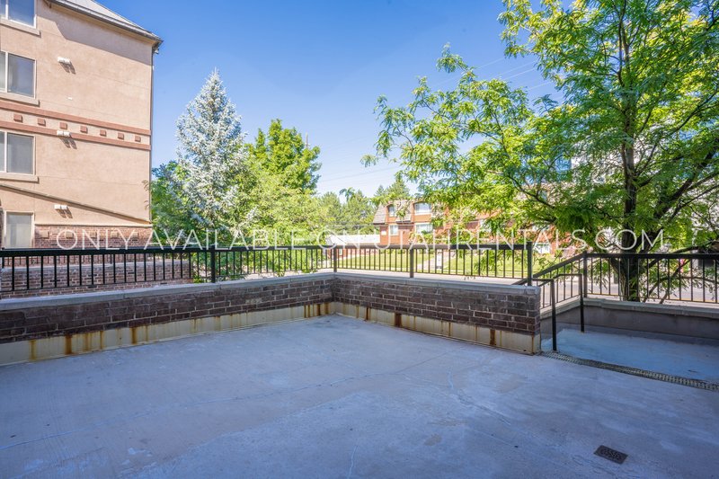 Three Private Bedrooms Available in First Floor Apartment property image