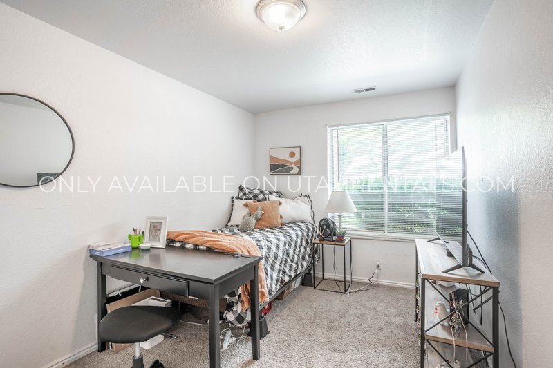 Private Master Bedroom with Walk-In Closet and Private Bathroom at Stonebridge property image