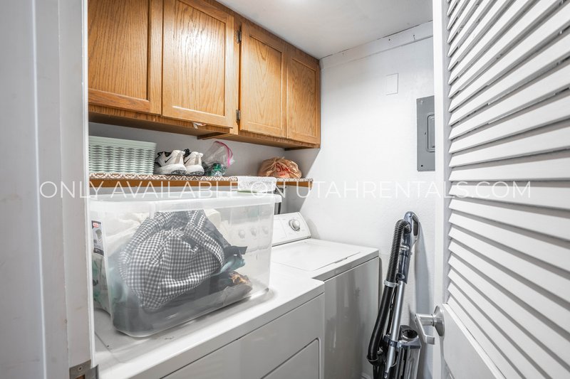 Private Master Bedroom with Walk-In Closet and Private Bathroom at Stonebridge property image