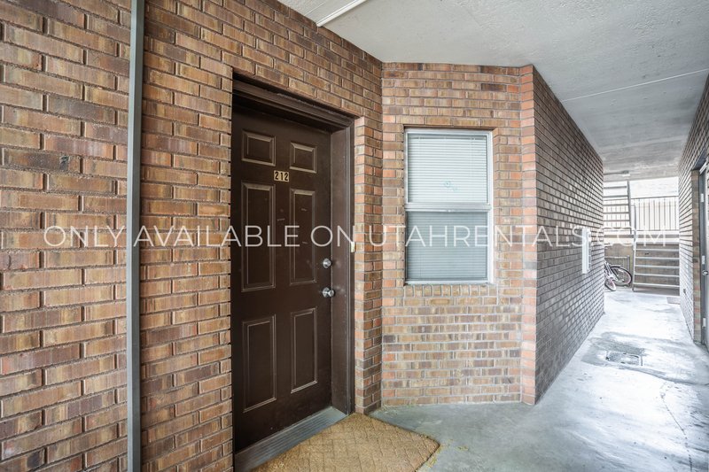 Private Master Bedroom with Walk-In Closet and Private Bathroom at Stonebridge property image