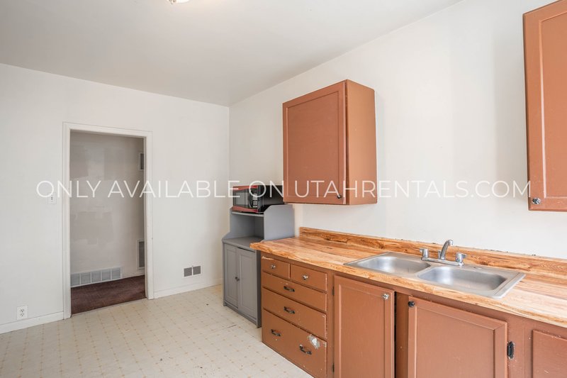Charming 2-Bed Upper-Floor Loft in Lehi property image