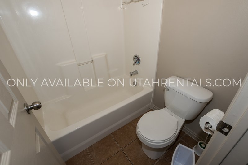 Private Room at Lanai K3 property image