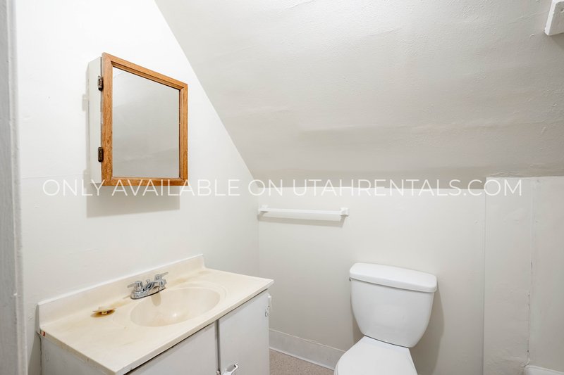 Charming 2-Bed Upper-Floor Loft in Lehi property image
