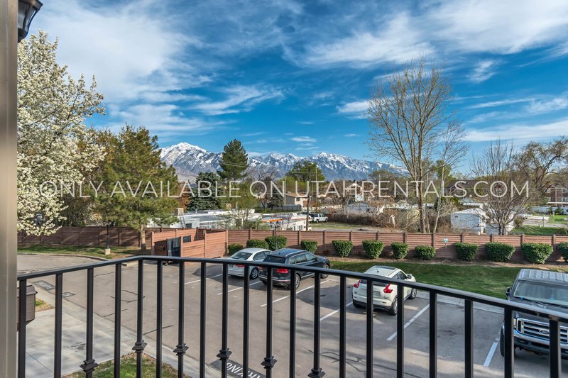Beautiful Townhome in Private Gated Community property image