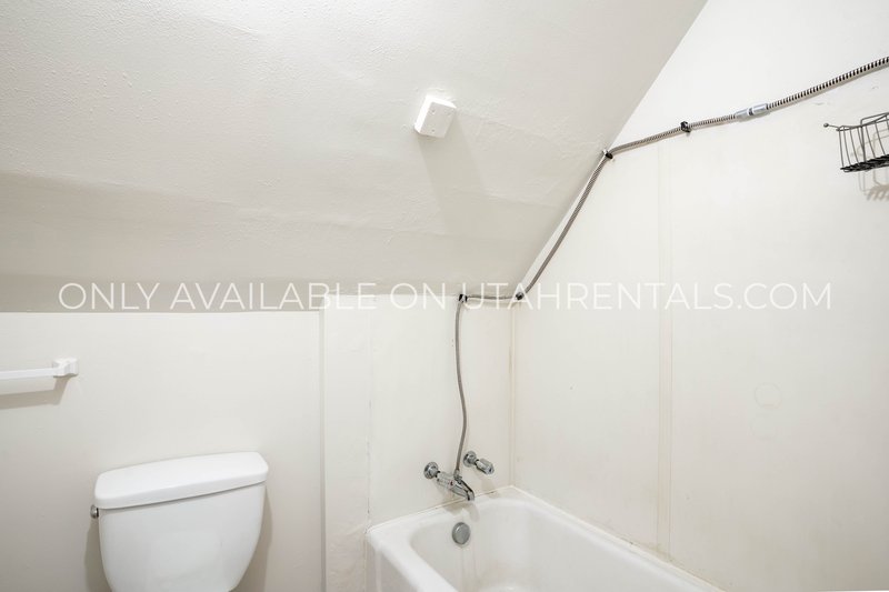 Charming 2-Bed Upper-Floor Loft in Lehi property image