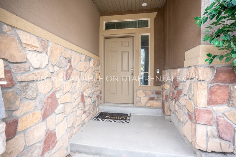 Beautiful Saratoga Springs Townhome property image