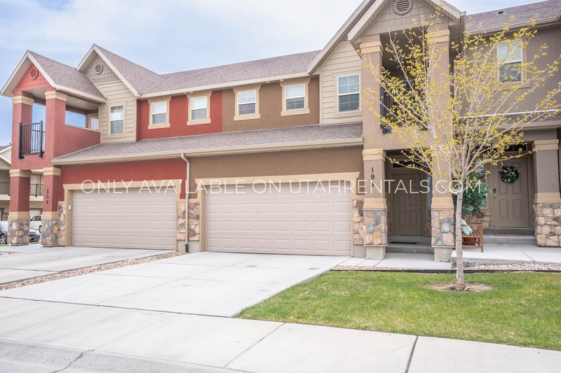 Beautiful Saratoga Springs Townhome property image