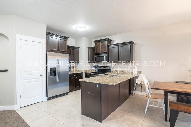 Beautiful Saratoga Springs Townhome property image