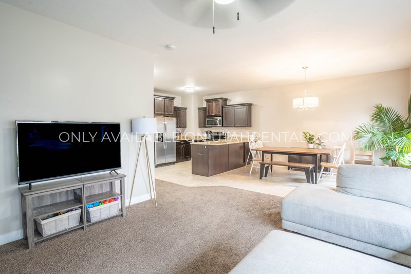 Beautiful Saratoga Springs Townhome property image