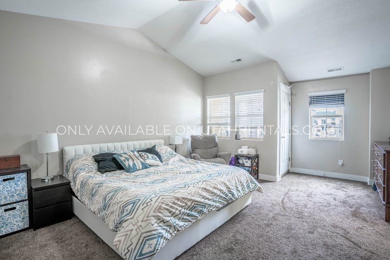 Beautiful Saratoga Springs Townhome property image