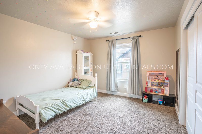 Beautiful Saratoga Springs Townhome property image