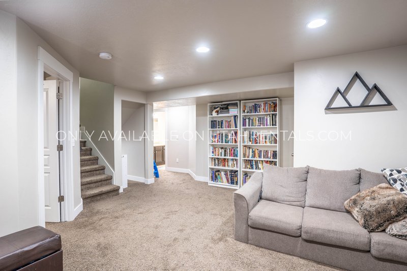 Beautiful Saratoga Springs Townhome property image