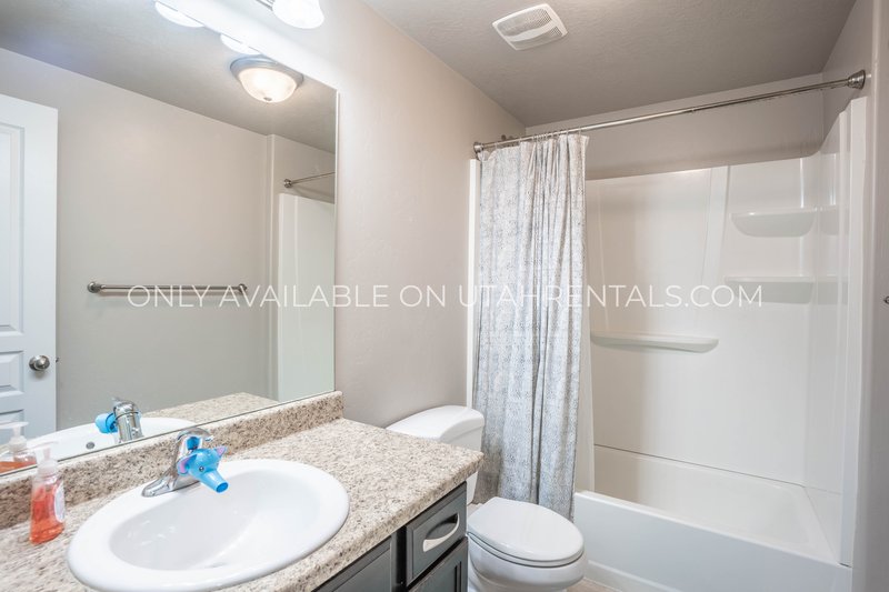 Beautiful Saratoga Springs Townhome property image
