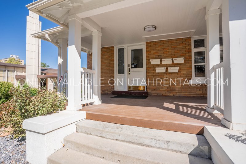 Beautiful 1 Bedroom Apartment in Historic Downtown SLC Building property image