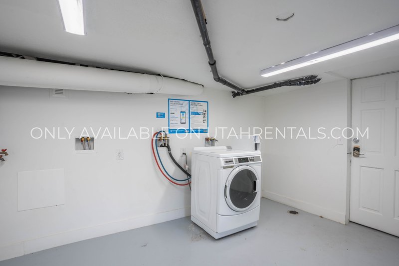 Beautiful 1 Bedroom Apartment in Historic Downtown SLC Building property image