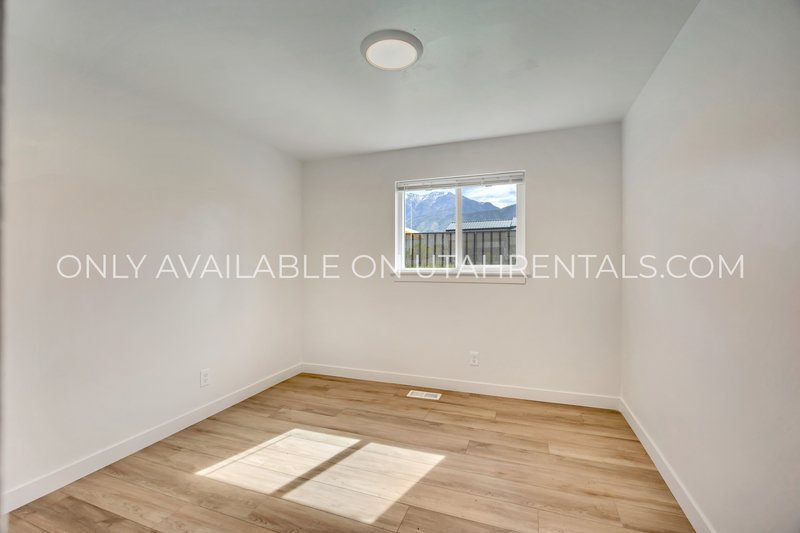 Charming 3 Bd/ 2 Ba Orem Apartment property image