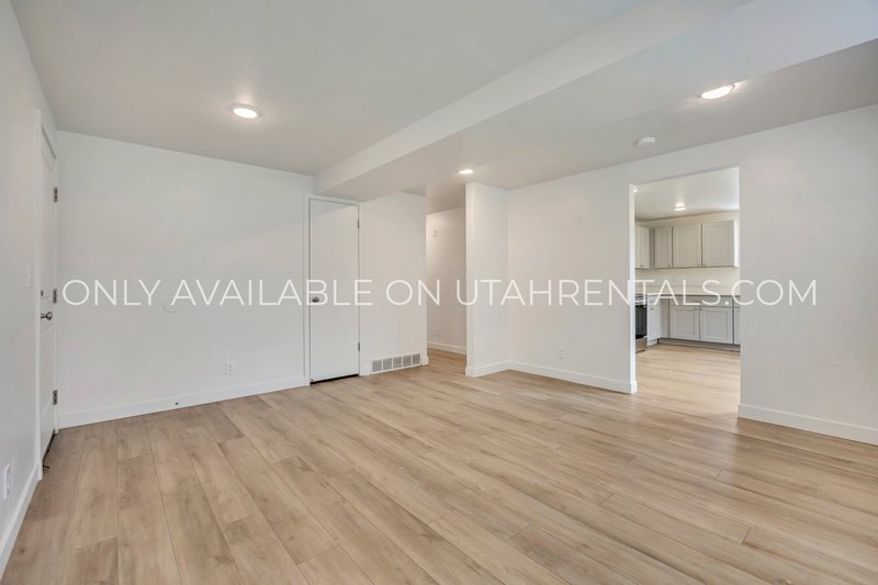 Charming 3 Bd/ 2 Ba Orem Apartment property image