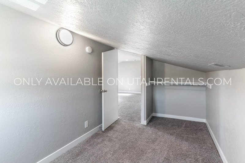 Charming 2-Bed in the Heart of American Fork – Pets Welcome! property image