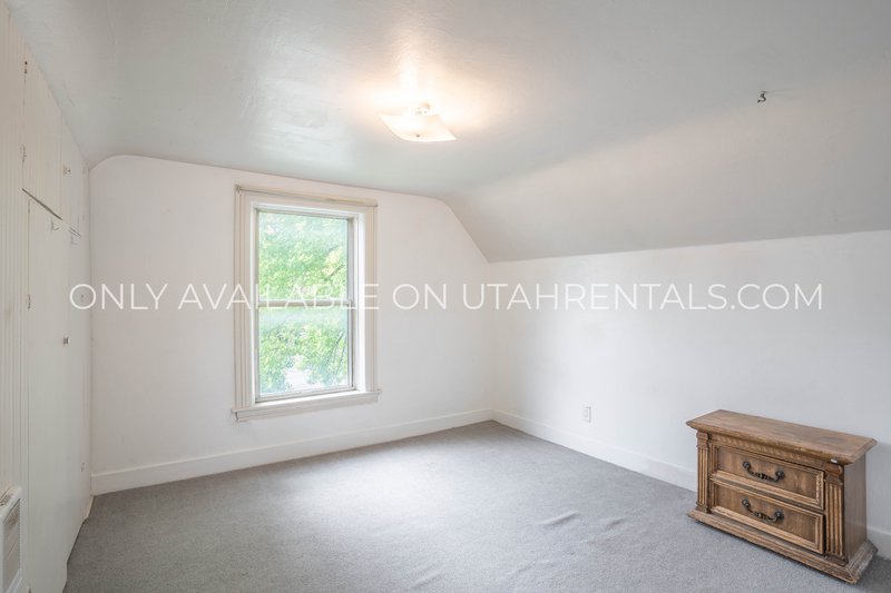 Charming & Bright 1-Bedroom Apartment property image
