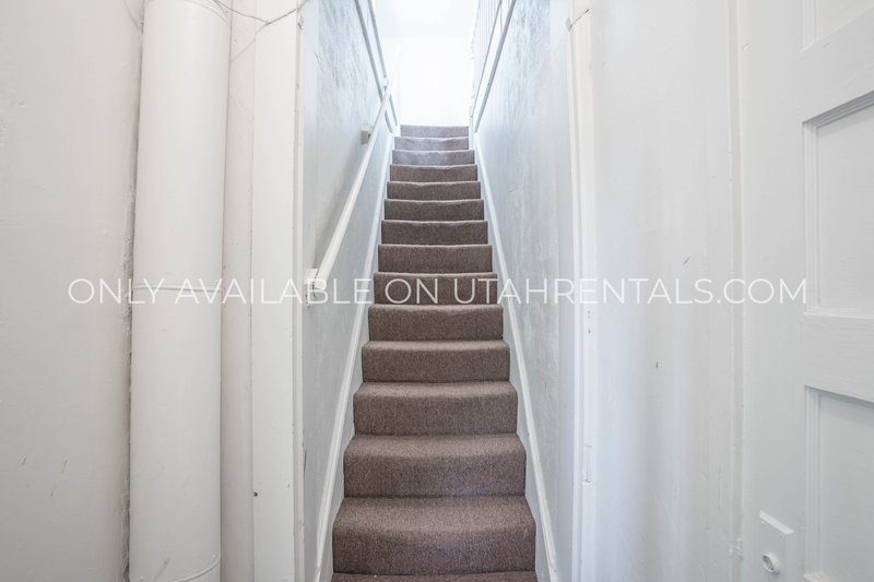 Charming & Bright 1-Bedroom Apartment property image