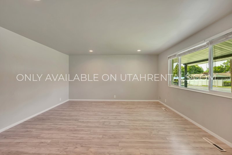Charming 3-Bedroom Home in Kaysville! property image