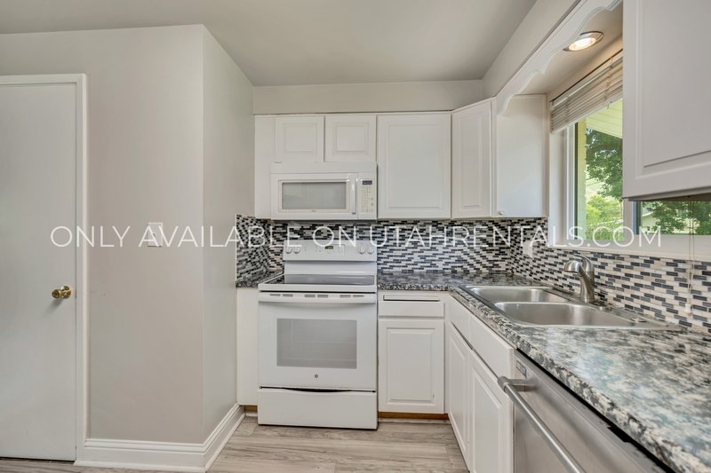 Charming 3-Bedroom Home in Kaysville! property image