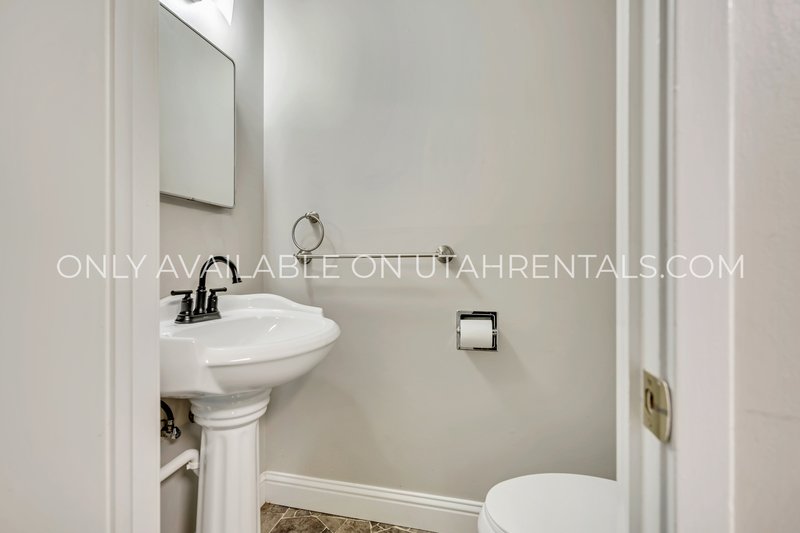 Charming 3-Bedroom Home in Kaysville! property image