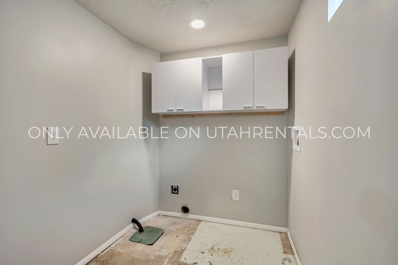 Charming 3-Bedroom Home in Kaysville! property image
