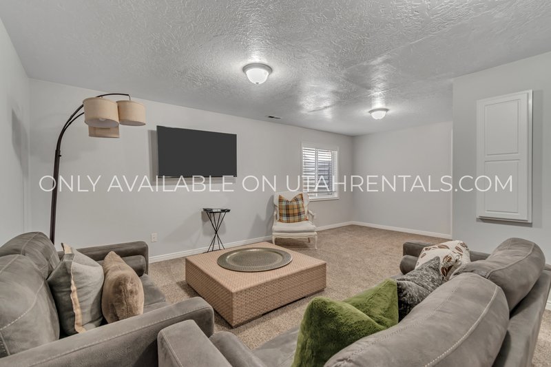Charming & Spacious 5-Bedroom Home in Heber City property image