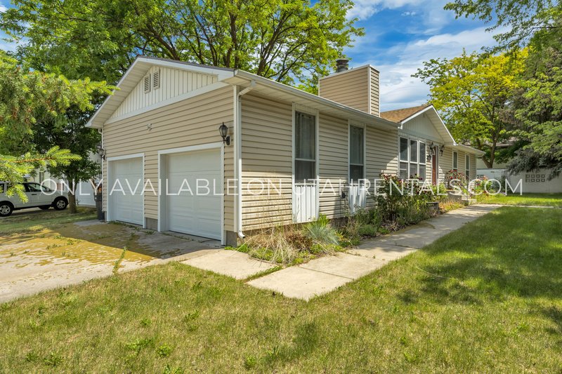 Large Private Room in Shared House Near USU! property image