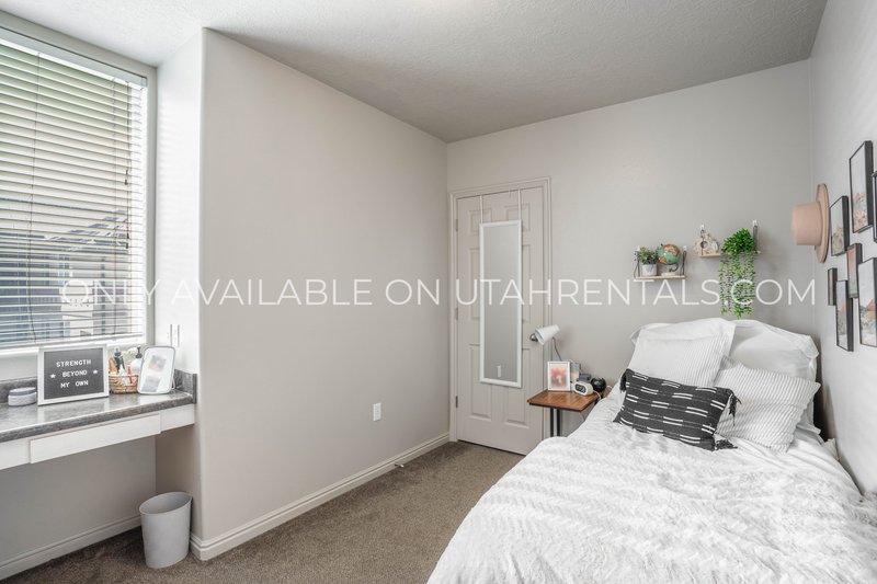 3 Private Bedrooms at Lanai H4 property image