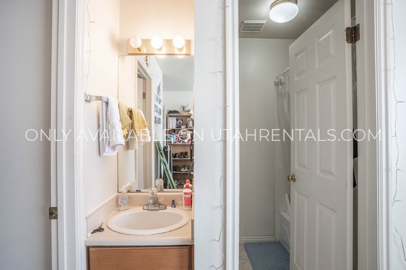 Shared Bedroom at Shirepoint property image