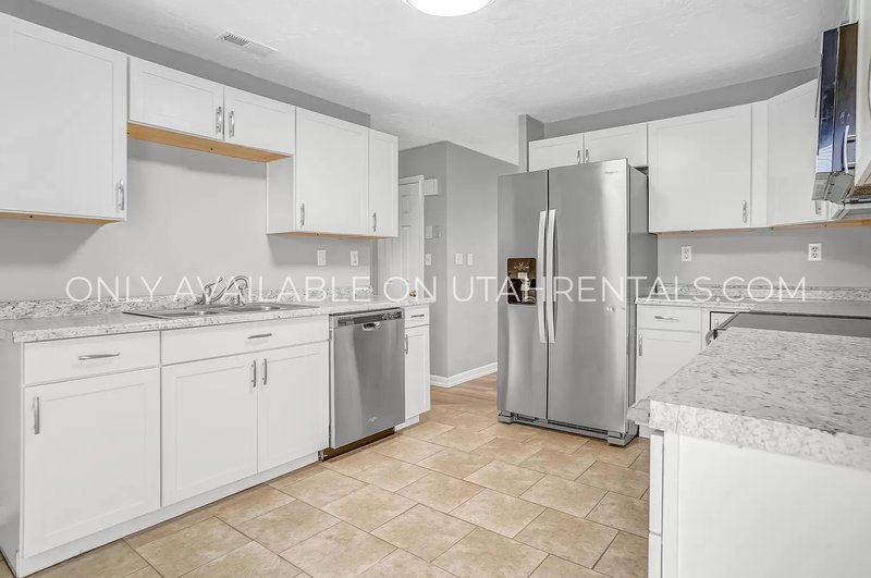 3-Bedroom Apartment in West Jordan! property image
