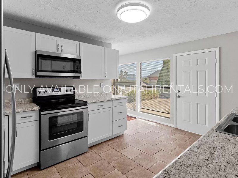 3-Bedroom Apartment in West Jordan! property image