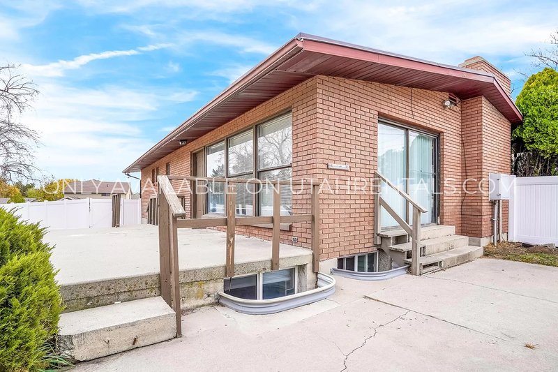 3-Bedroom Apartment in West Jordan! property image